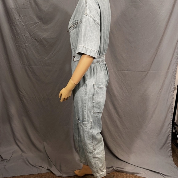 Super stylish Zara denim jumpsuit! - Picture 3 of 8